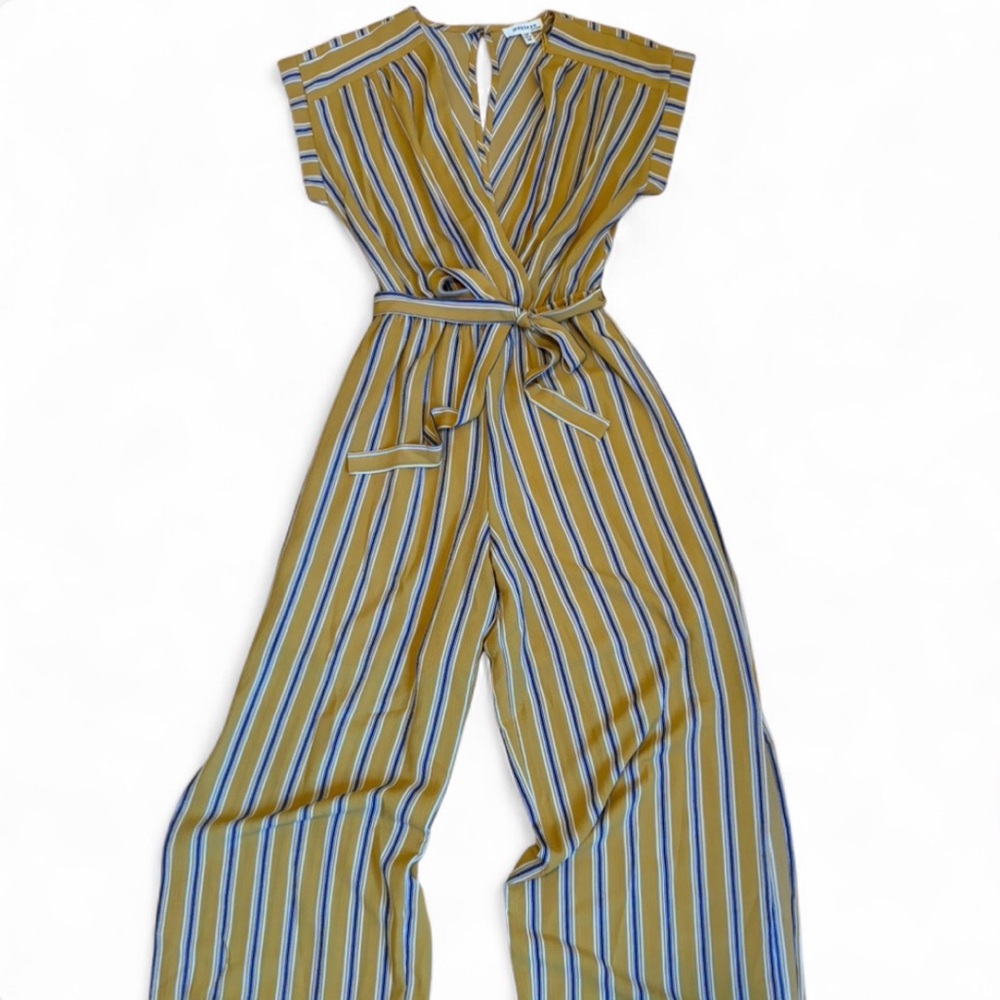 Monteau Women’s Jumpsuit Cap Sleeve Side Slit Tie Waist VNeck Size Medium Stripe